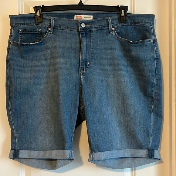 Signature by Levi Strauss Bermuda Jean Shorts - Picture 1 of 8